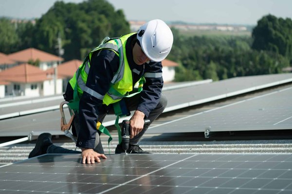 Pourquoi opter pour des tuiles photovoltaïques ?