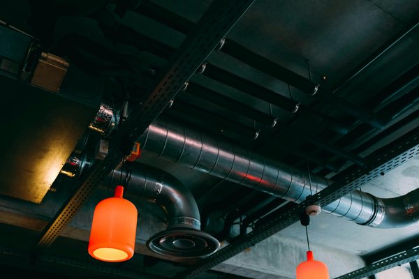 Optimiser la qualité de l'air intérieur : choisir et installer un VMC pour votre maison